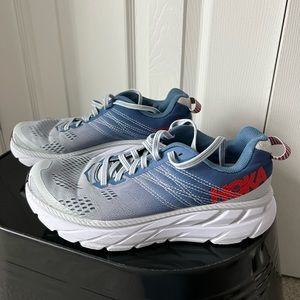 Hoka women’s Clifton 6
